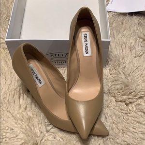 Steve Madden pumps